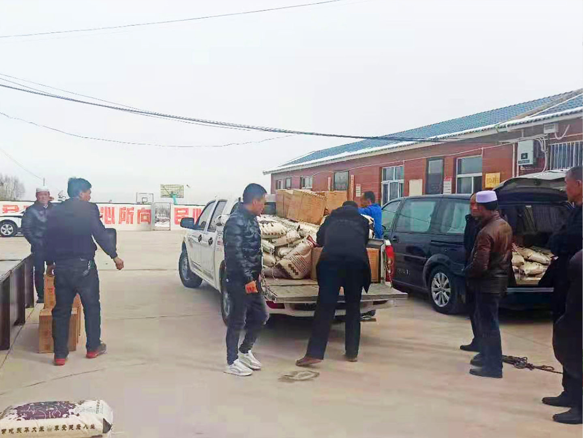 早康枸杞愛心慰問中寧縣喊叫水鄉(xiāng)紅灣新村